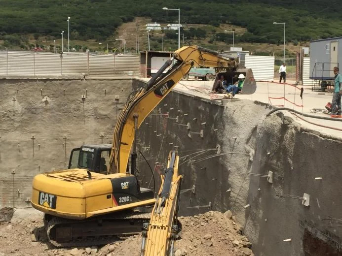 Corporativo Uptown — Registro de construcción
